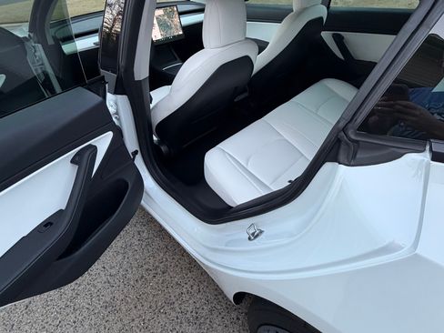 Used 2021 Tesla Model 3 Performance image 15