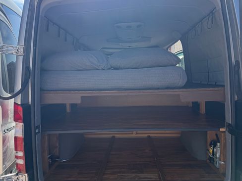 Used 2012 Mercedes-Benz Sprinter 2500 image 12