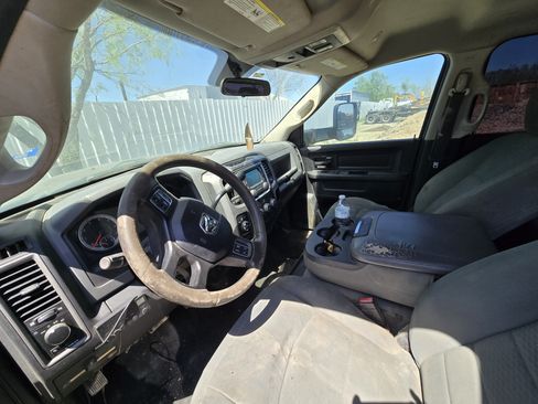 Used 2017 RAM 3500 Tradesman w/ Chrome Appearance Group image 8