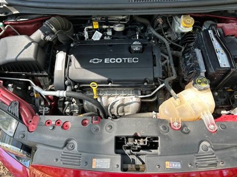 Used 2015 Chevrolet Sonic LT image 16