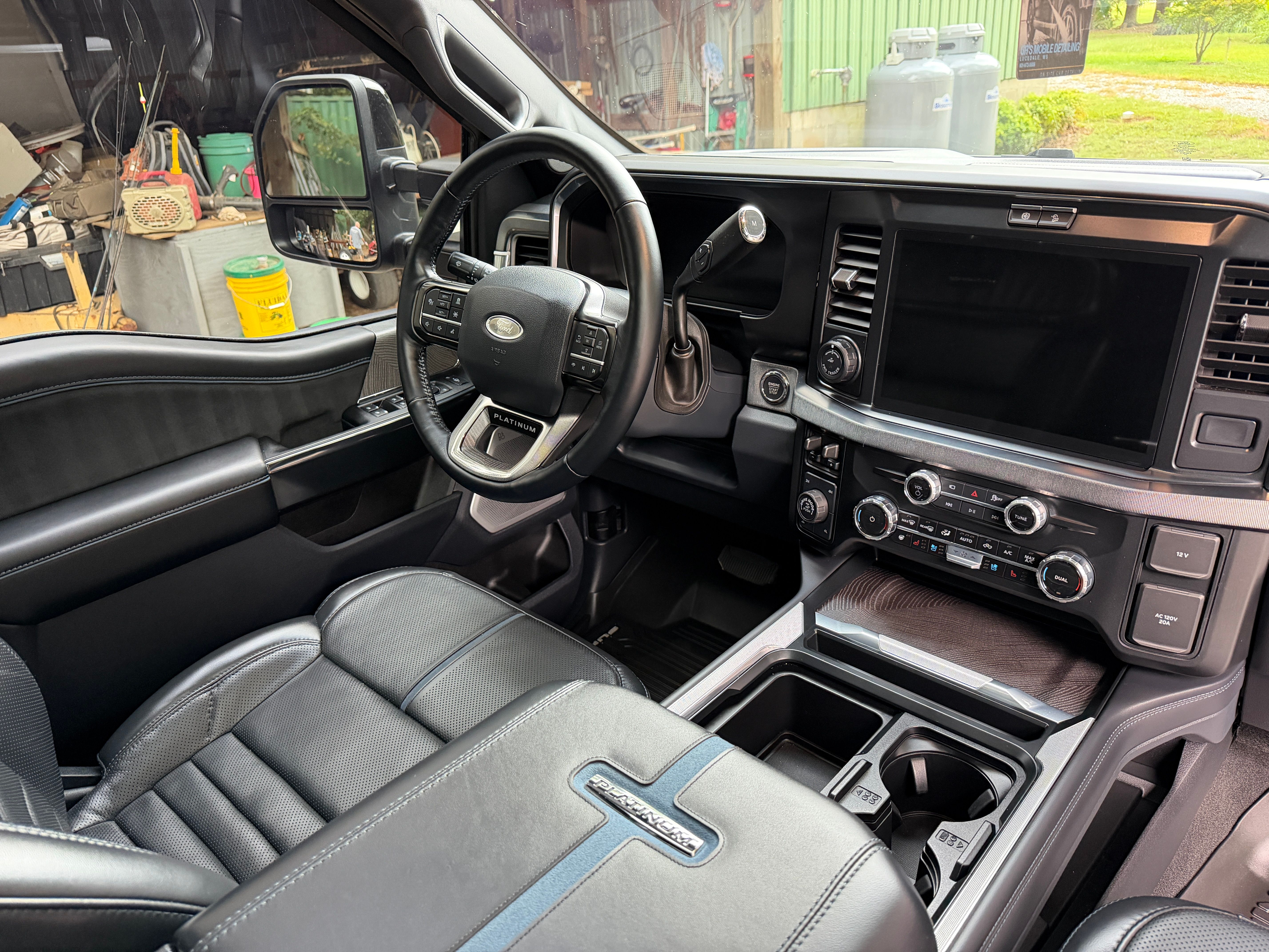 Used 2025 Ford F350 Platinum w/ Tremor Off-Road Package AWD/4WD image 4