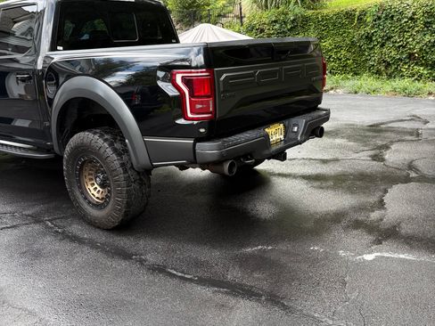 Used 2018 Ford F150 Raptor w/ Equipment Group 802A Luxury image 6