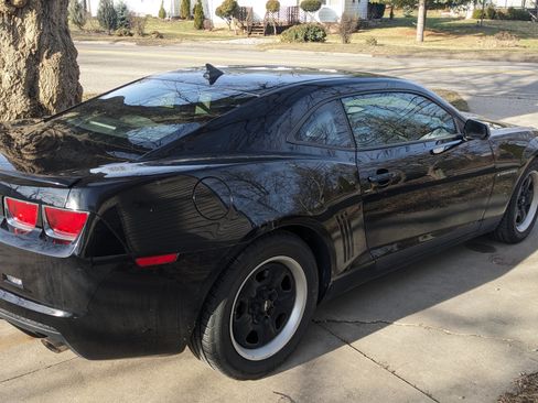 Used 2011 Chevrolet Camaro LS w/ Bluetooth Package image 5