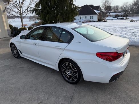 Used 2019 BMW 530e xDrive w/ M Sport Package image 6