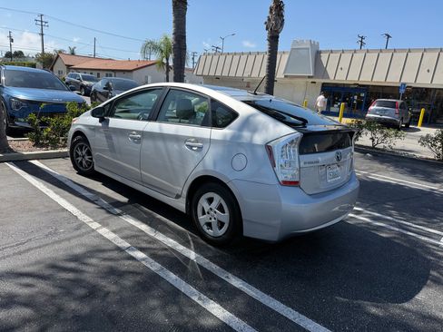 Used 2011 Toyota Prius Four w/ Solar Roof Pkg FWD image 11