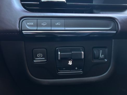 Used 2022 Cadillac Escalade Sport Platinum image 14