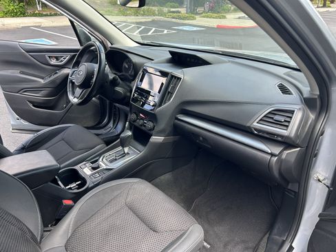 Used 2021 Subaru Forester Premium AWD/4WD image 13