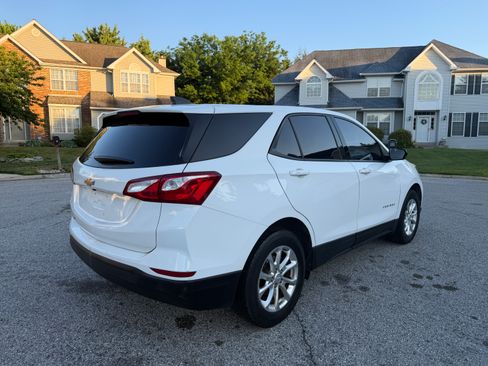Used 2019 Chevrolet Equinox LS w/ LS Convenience Package FWD image 8