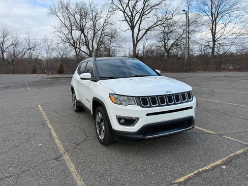 Used 2018 Jeep Compass Limited w/ Navigation Group AWD/4WD image 4