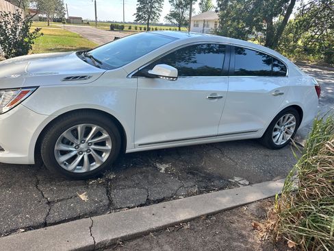 Used 2016 Buick LaCrosse Leather w/ Experience Buick Package FWD image 1