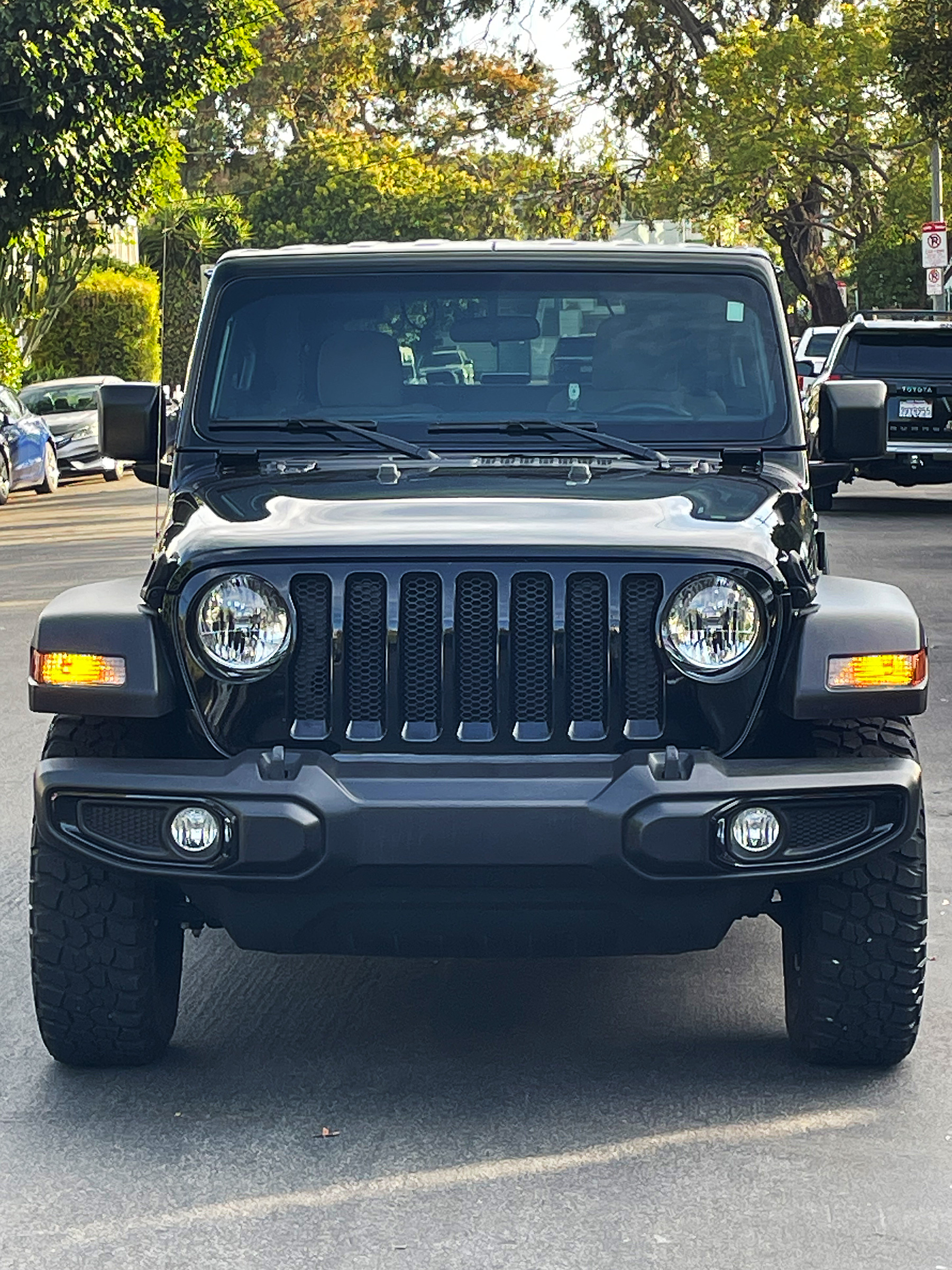 Used 2023 Jeep Wrangler Sport AWD/4WD image 4