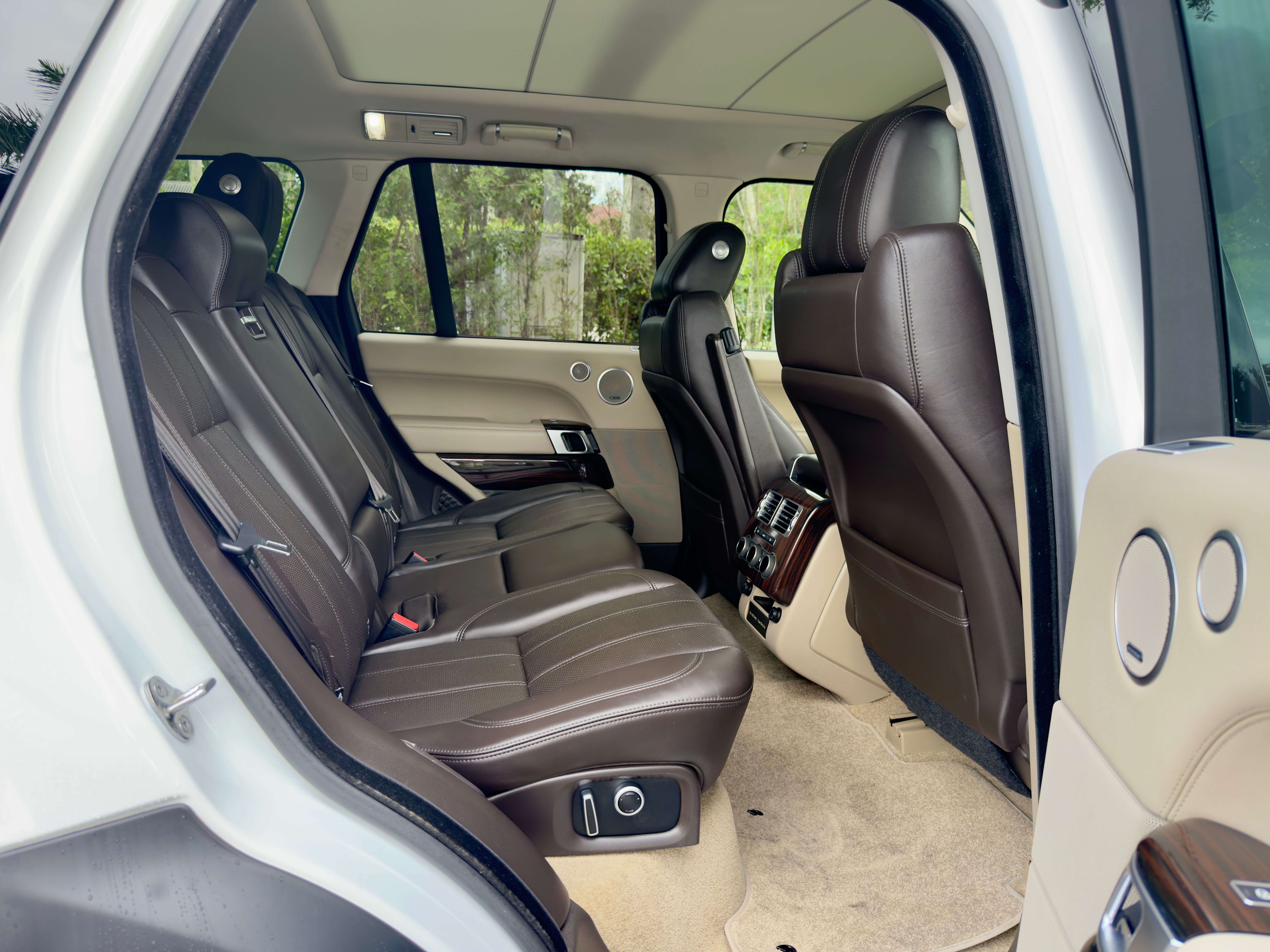 Used 2017 Land Rover Range Rover HSE AWD/4WD image 16