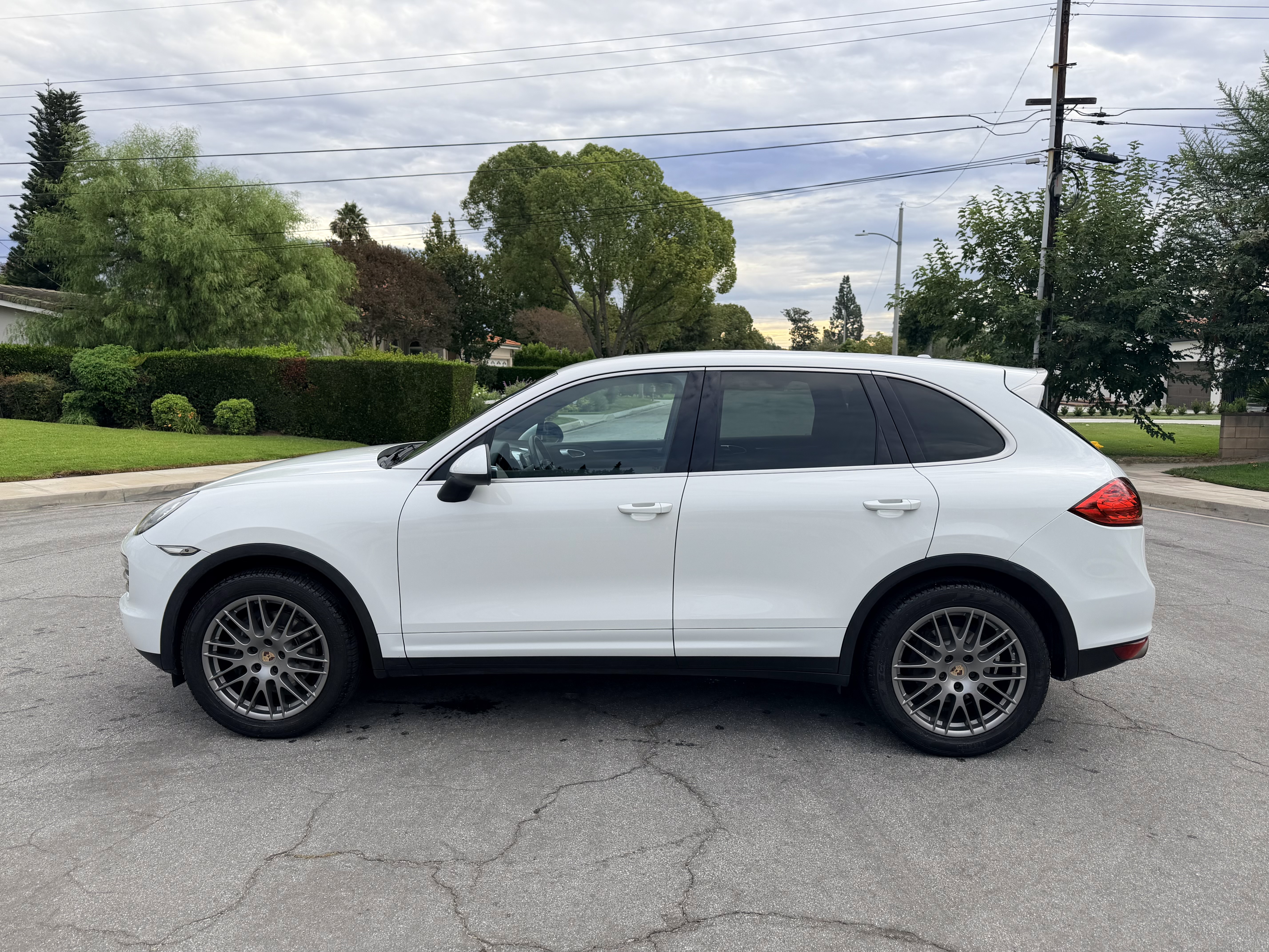 Used 2014 Porsche Cayenne AWD/4WD image 1