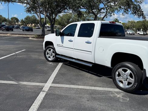 Used 2014 GMC Sierra 2500 Denali w/ Suspension Package, Off-Road image 5