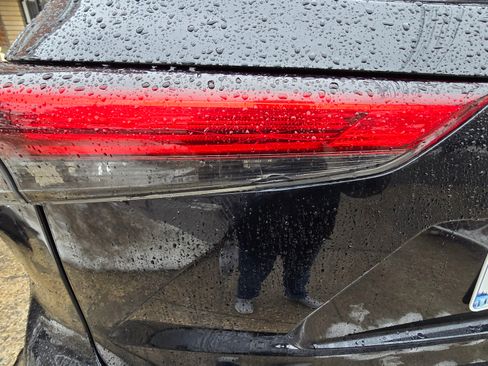 Used 2020 Toyota Highlander XLE image 10