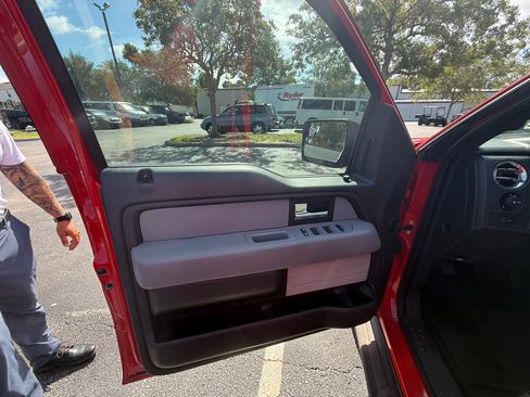 Used 2014 Ford F150 XLT w/ XLT Convenience Package RWD image 5