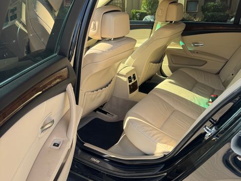 Used 2010 BMW 528i Sedan image 11