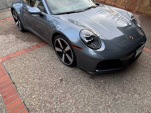 Used 2025 Porsche 911 Carrera image 4