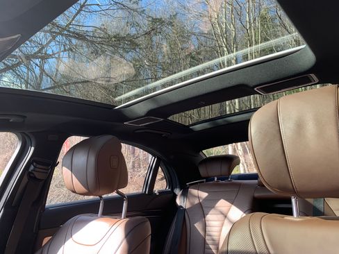 Used 2016 Mercedes-Benz S 550 Sedan image 17