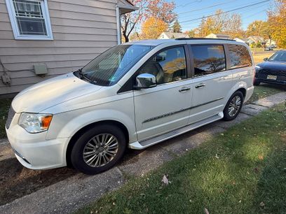 Used 2013 Chrysler Town & Country Touring-L w/ Driver Convenience Group