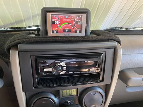 Used 2009 Jeep Wrangler X image 11