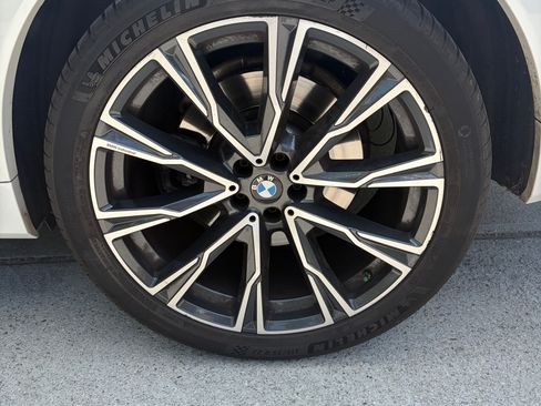 Used 2022 BMW X7 xDrive40i w/ Luxury Seating Package image 15