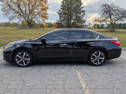 Used 2016 Nissan Altima 2.5 SR w/ LED Appearance Package