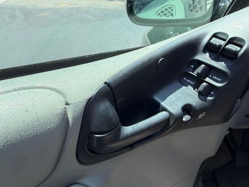 Used 1999 Dodge Grand Caravan FWD image 11