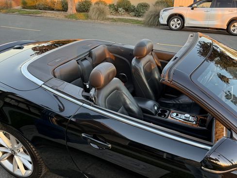 Used 2010 Jaguar XKR R image 17