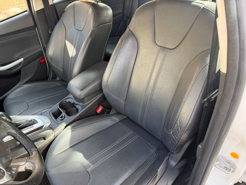 Used 2014 Ford Focus SE w/ Equipment Group 201A image 5