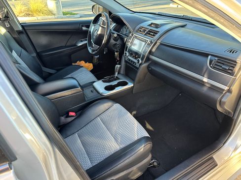 Used 2012 Toyota Camry SE image 9