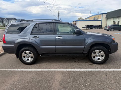 Used 2006 Toyota 4Runner SR5 AWD/4WD image 12
