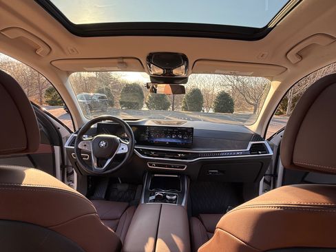 Used 2023 BMW X7 xDrive40i w/ Premium Package image 8