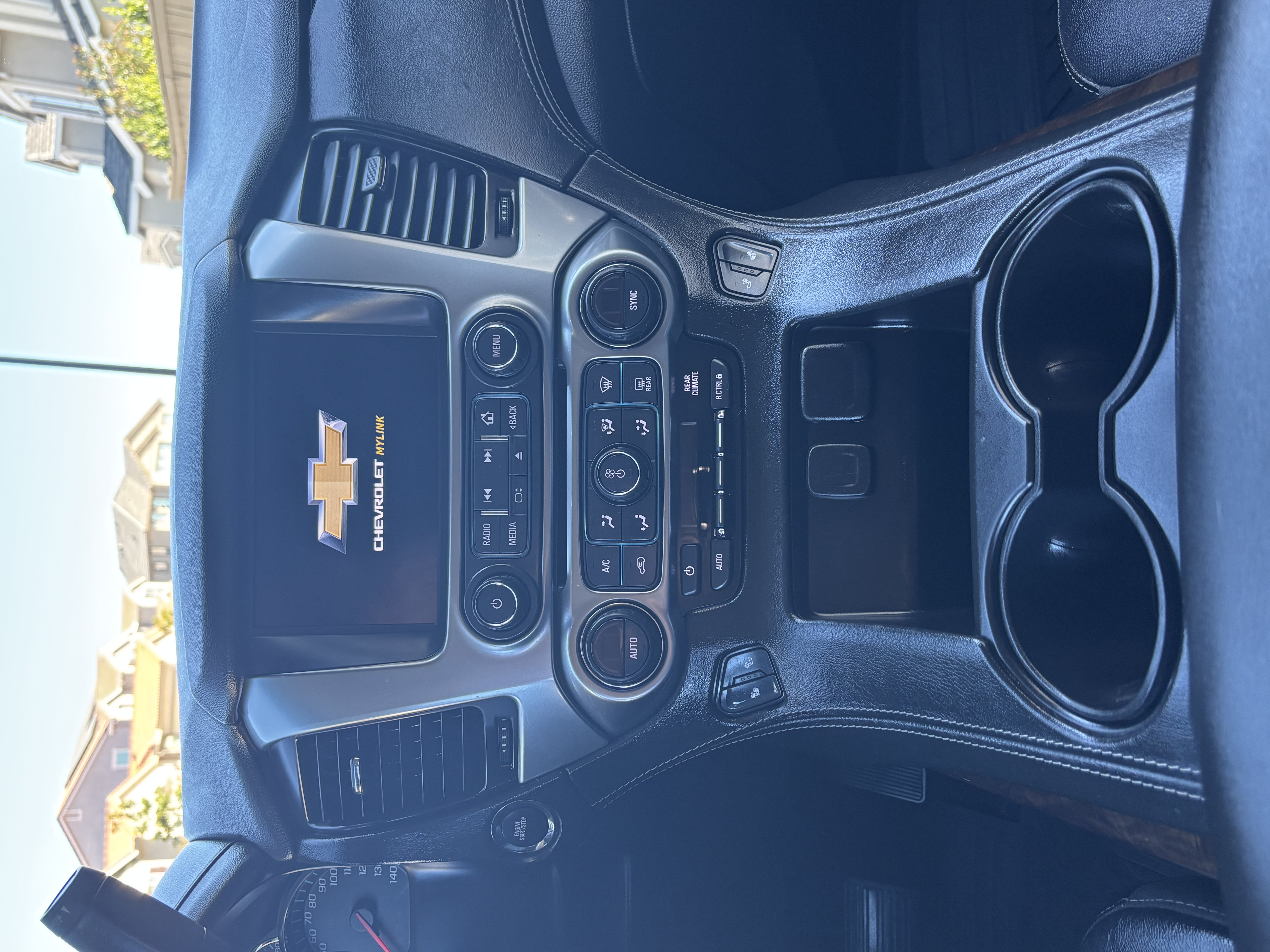 Used 2018 Chevrolet Suburban LT AWD/4WD image 9