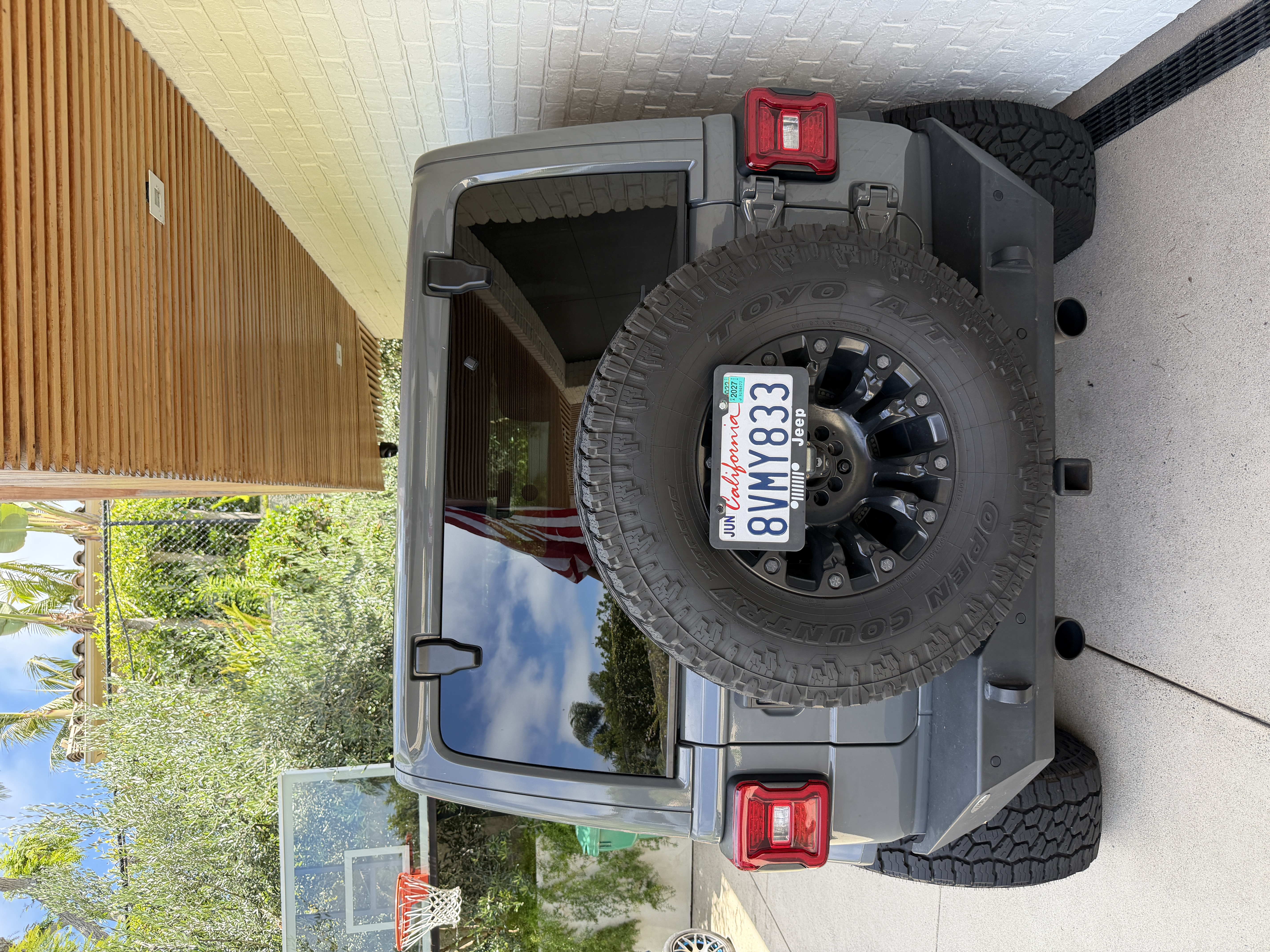 Used 2020 Jeep Wrangler Unlimited Sahara AWD/4WD image 2