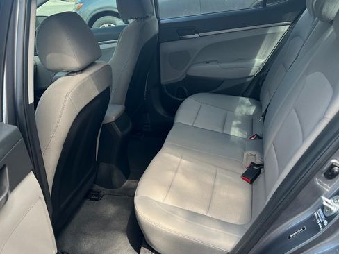 Used 2018 Hyundai Elantra SE image 4