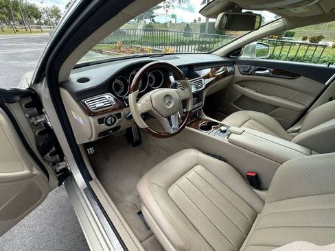 Used 2012 Mercedes-Benz CLS 550 image 16