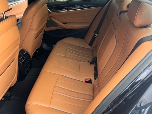 Used 2019 BMW M550i xDrive w/ Premium Package 2 image 6