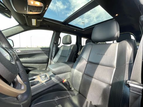 Used 2016 Jeep Grand Cherokee Summit AWD/4WD image 9