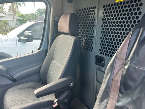 Used 2012 Mercedes-Benz Sprinter 2500 image 5