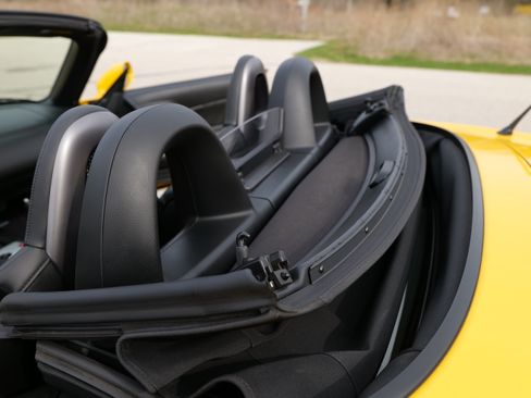 Used 2004 Honda S2000 image 17