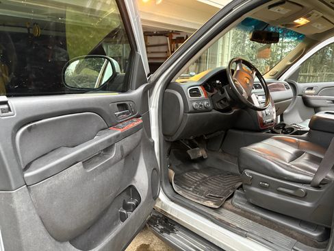 Used 2014 Chevrolet Tahoe LT image 4