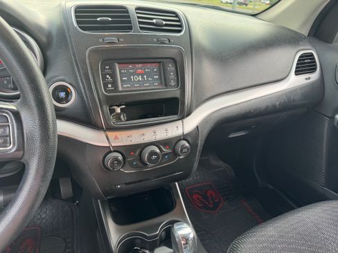 Used 2018 Dodge Journey SE FWD image 14
