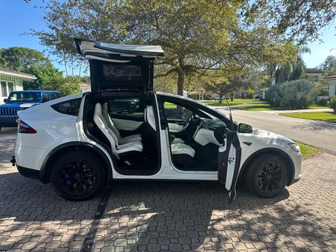 Used 2017 Tesla Model X 100D image 8