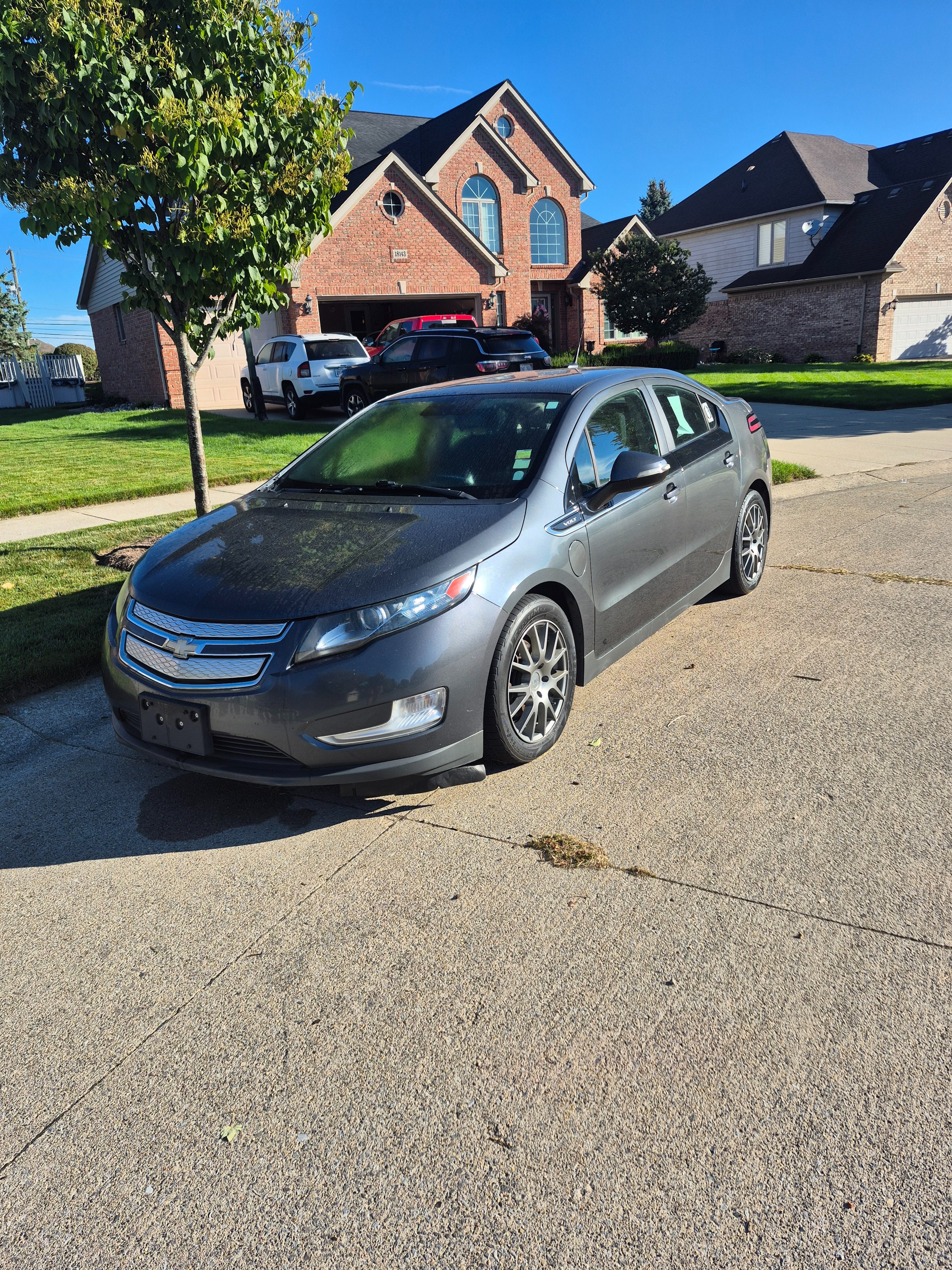 Used 2012 Chevrolet Volt FWD image 1