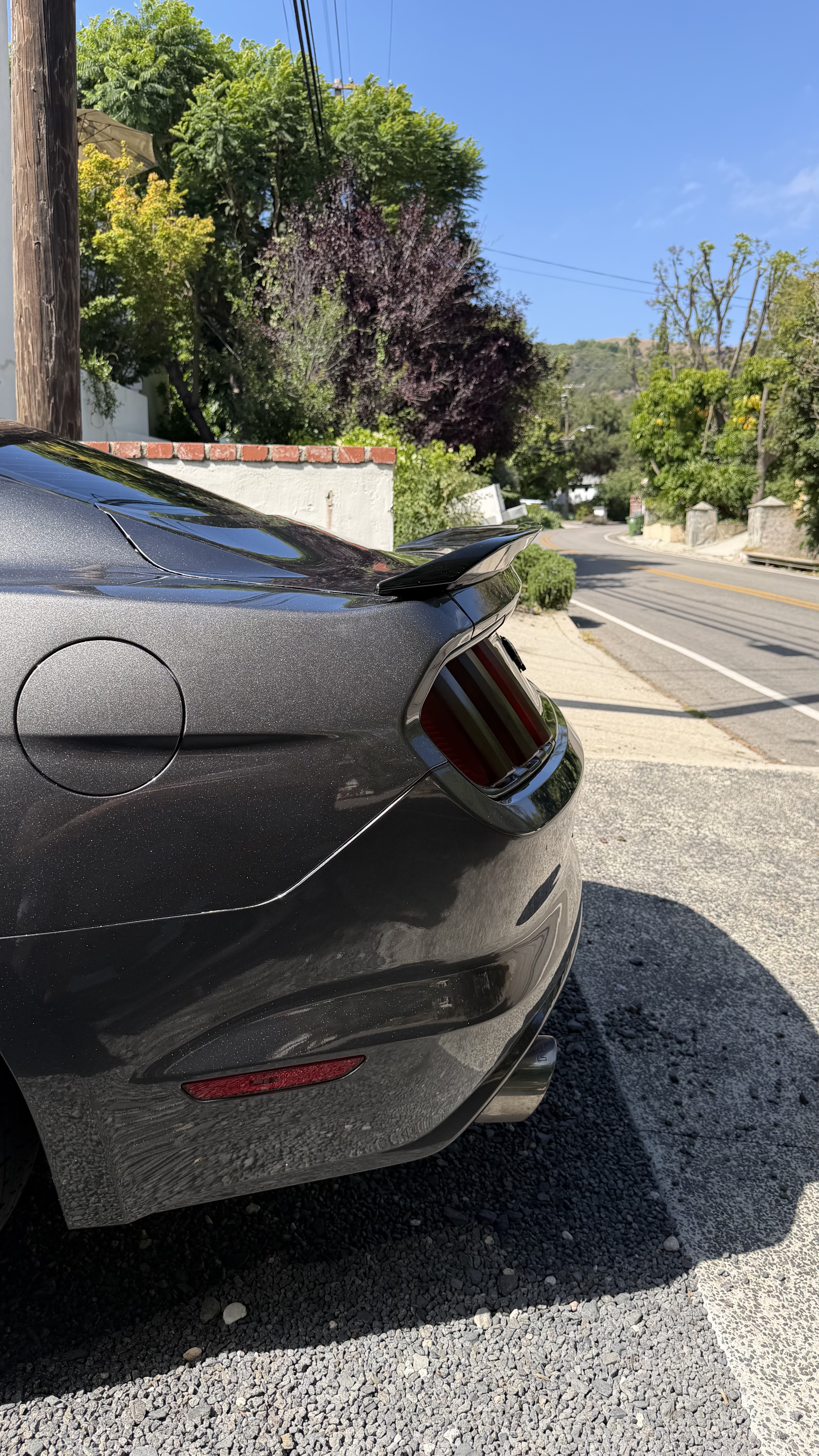 Used 2015 Ford Mustang Coupe RWD image 9