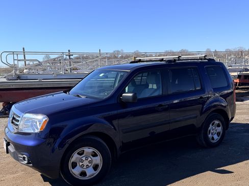Used 2014 Honda Pilot LX image 1