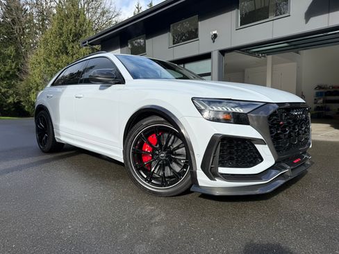 Used 2021 Audi RS Q8 w/ Carbon Optic Package image 1