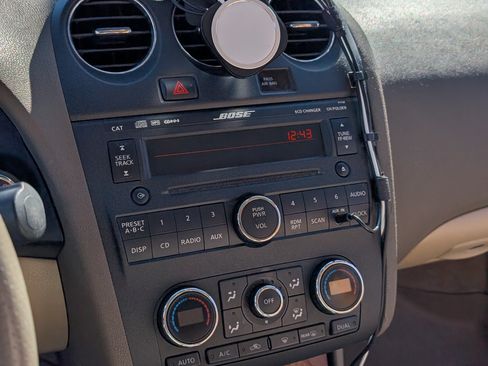 Used 2008 Nissan Altima 3.5 SE w/ Premium Pkg image 14