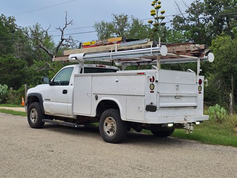 Used 2001 Chevrolet Silverado 2500 2WD Regular Cab image 4
